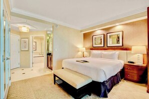 2 chambres, coffres-forts dans les chambres, bureau