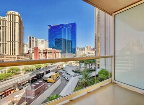 Property grounds - No Resort Fee ! Balcony Strip View Suite - Pool (Las Vegas)