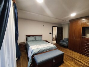 Standard Double Room | Premium bedding, individually furnished, soundproofing, free WiFi - GZ Guest House (Cuenca)