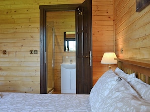 3 chambres, Wi-Fi gratuit, draps fournis