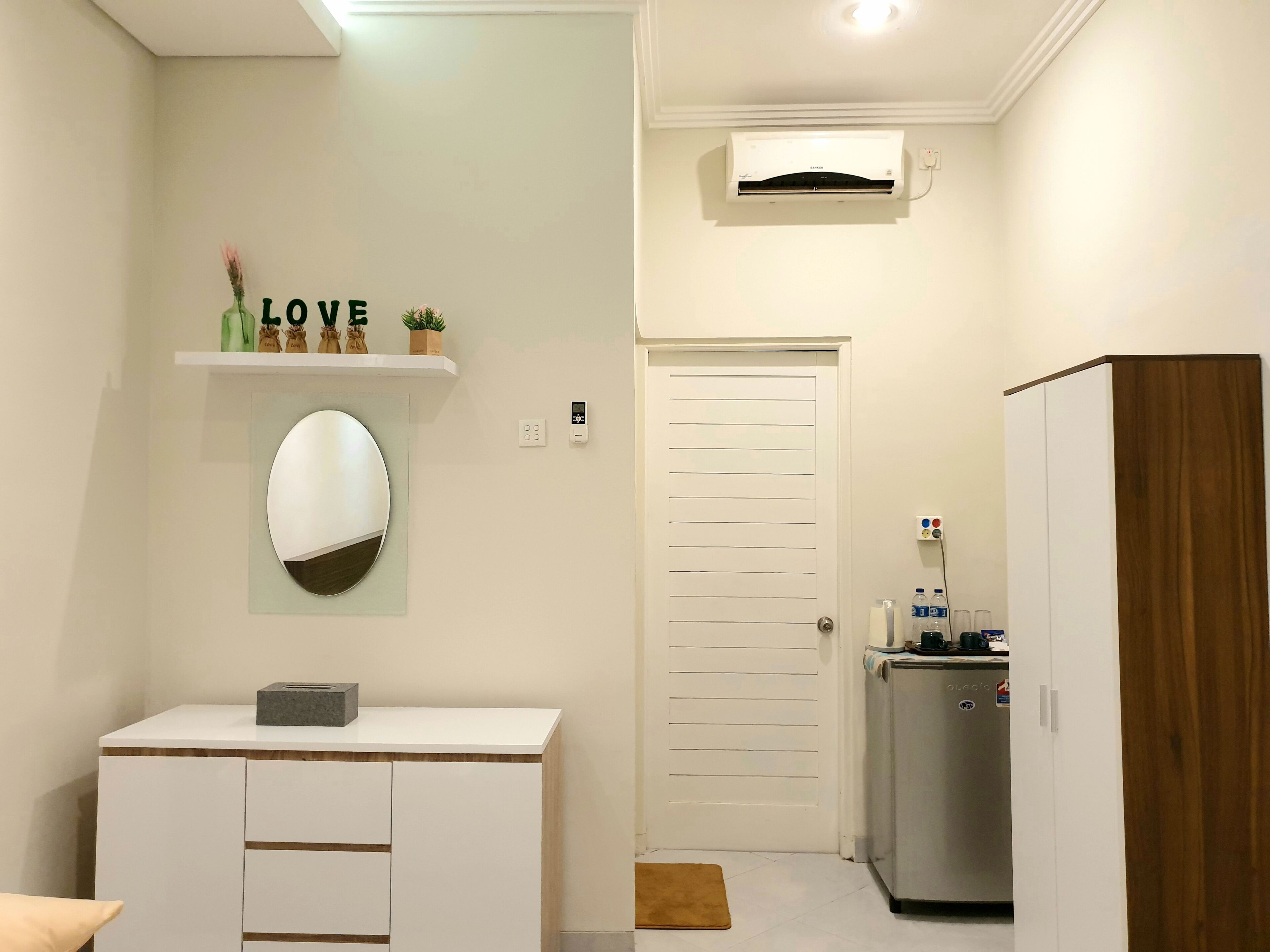 Kamar Double Comfort (207) | Didekorasi berbeda-beda dan dilengkapi dengan perabotan berbeda-beda