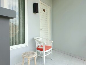 Comfy Room 208 | Balcony - Comfy Room in Piliau Residence (Denpasar)