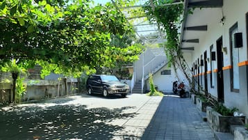 Parkir mandiri gratis