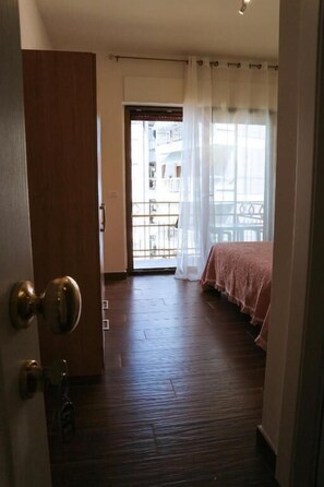 免费 WiFi、床单