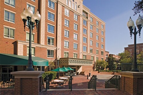 One Bedroom Luxury Condo, Old Town Alexandria (1782438)