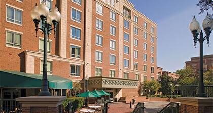One Bedroom Luxury Condo, Old Town Alexandria (1782438)