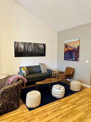 Smart TV, fireplace, table tennis
