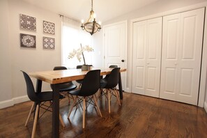 Dining - Modern 3BR/ Close to Encore & Boston- Everett #3 (Everett)