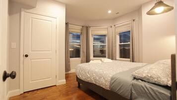 3 habitaciones, tabla de planchar con plancha y cuna de viaje