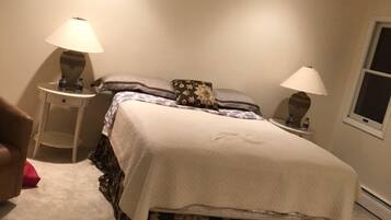 3 bedrooms, iron/ironing board, internet, bed sheets