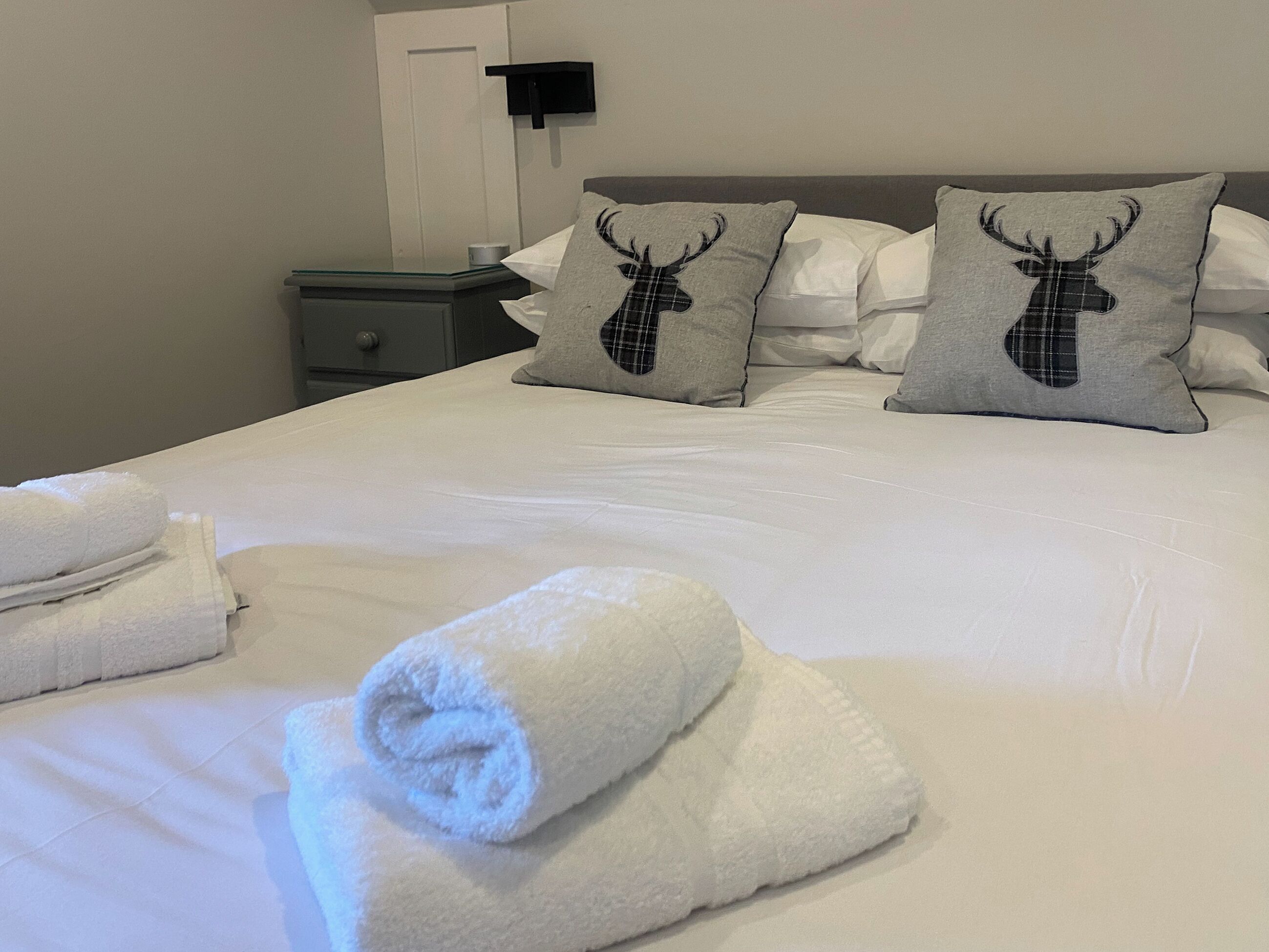 3 chambres, accès au Wi-Fi (inclus), literie fournie