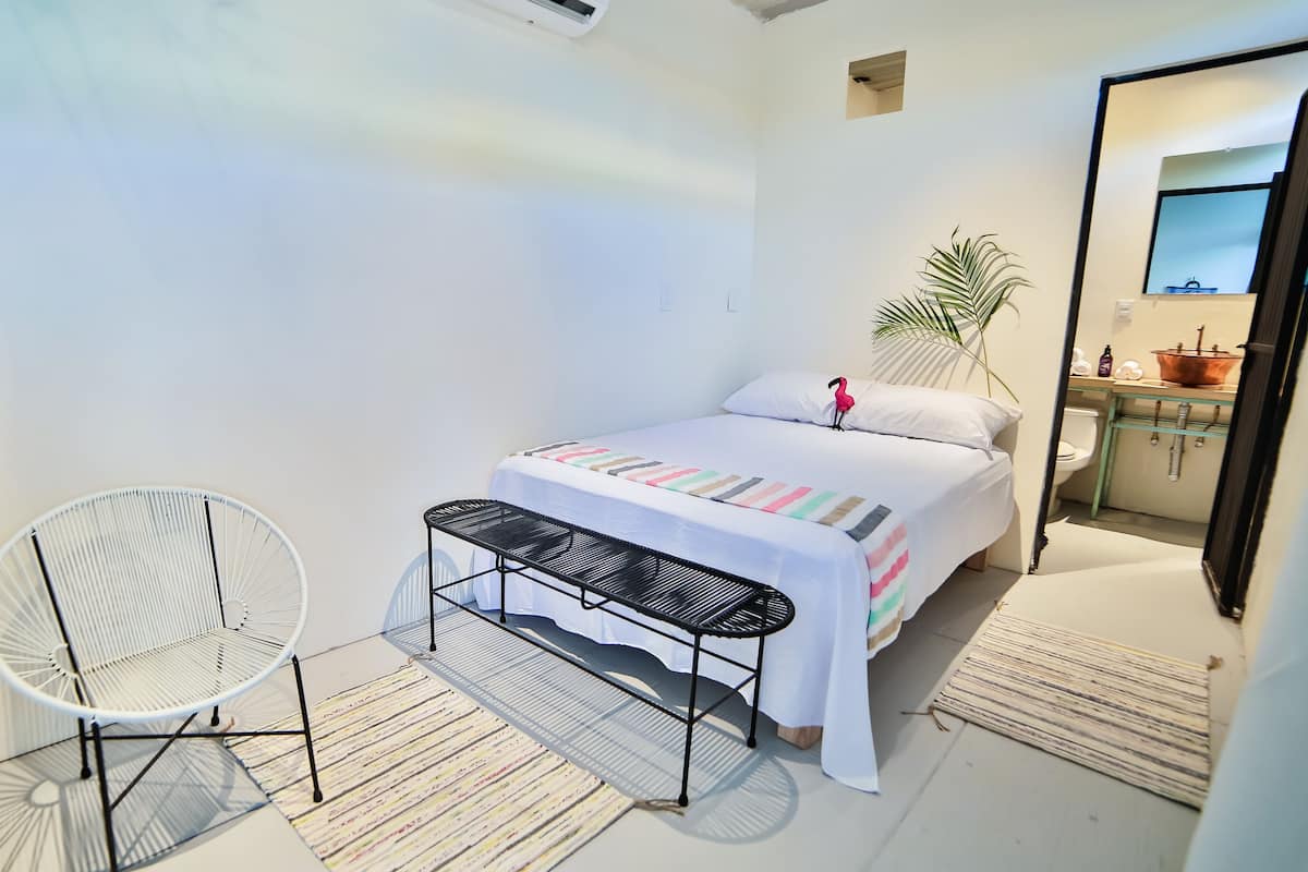 Ropa de cama de alta calidad, wifi gratis y decoración personalizada 