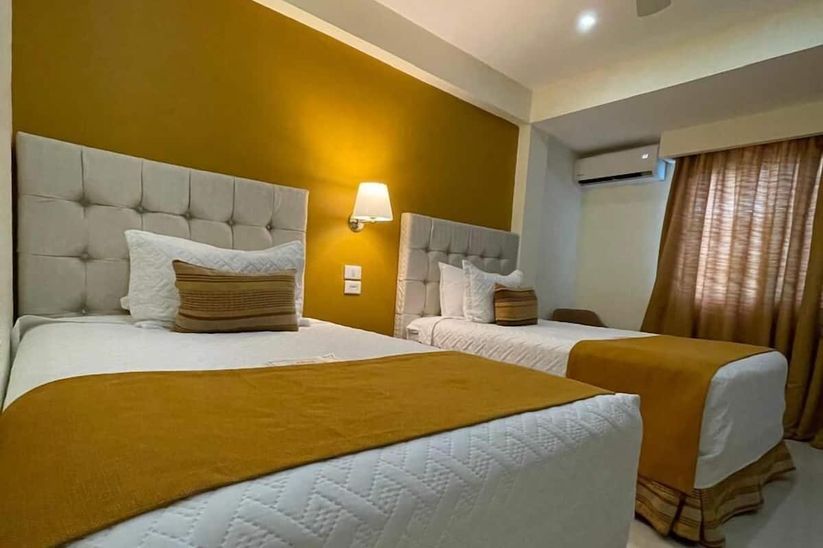 1 bedroom, premium bedding, minibar, in-room safe
