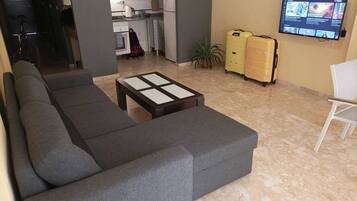 Een smart-tv en een dvd-speler