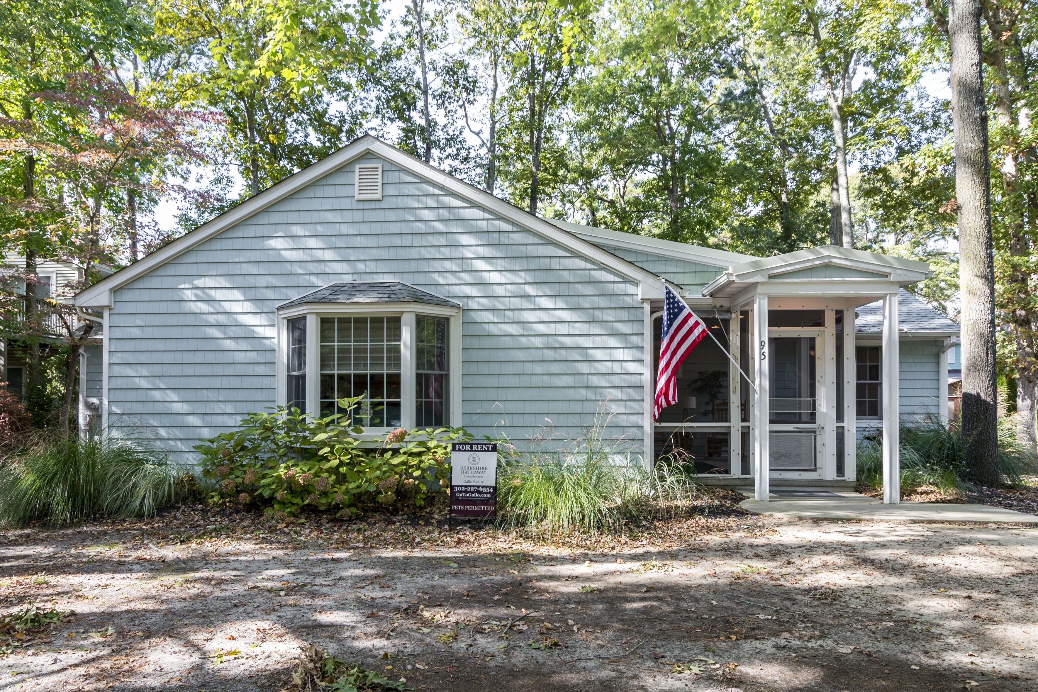 WALK TO THE OCEAN, SHOPS & RESTAURANTS-95 COLUMBIA, THE PINES, REHOBOTH BEACH