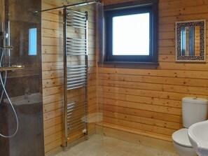 Towels - 3 bedroom accommodation in Nomansland, near Tiverton (Nomansland, near Tiverton)