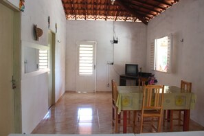 Dining - Point Lanabarra (house) (Amontada)