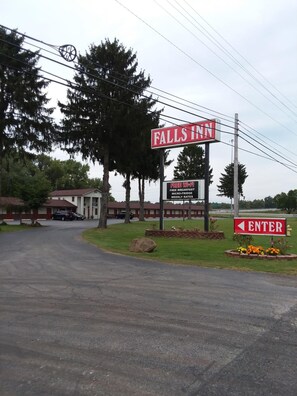 المنشأة من الخارج