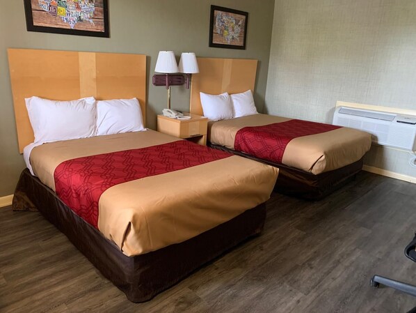 غرفة مزدوجة عادية | بديكورات فريدة لكل غرفة وطراز فريد لكل وحدة ومكتب وستائر تعتيم