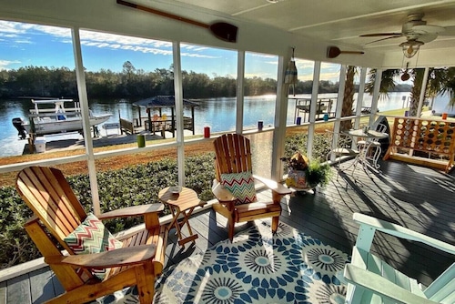 Coastal Retreat on Waterway w/Hot Tub