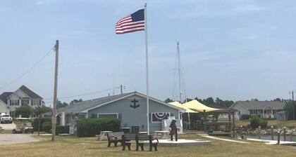 Coastal Retreat on Waterway w/Hot Tub