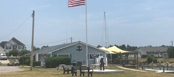 Coastal Retreat on Waterway w/Hot Tub