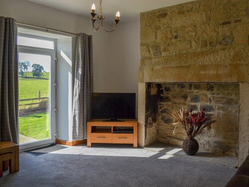 2 bedroom accommodation in Belford, near Bamburgh
