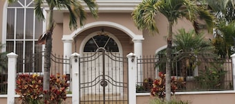 Deluxe Property in Cariari