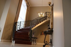 Interior - Deluxe Property in Cariari (San Antonio de Belen)