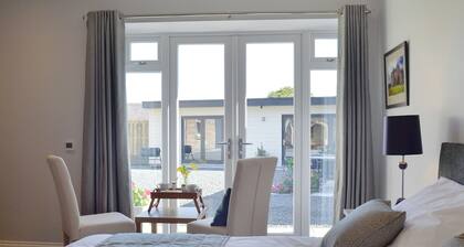 8 bedroom accommodation in Tarbolton, near Ayr