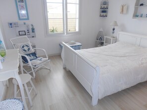 3 habitaciones, tabla de planchar con plancha y internet