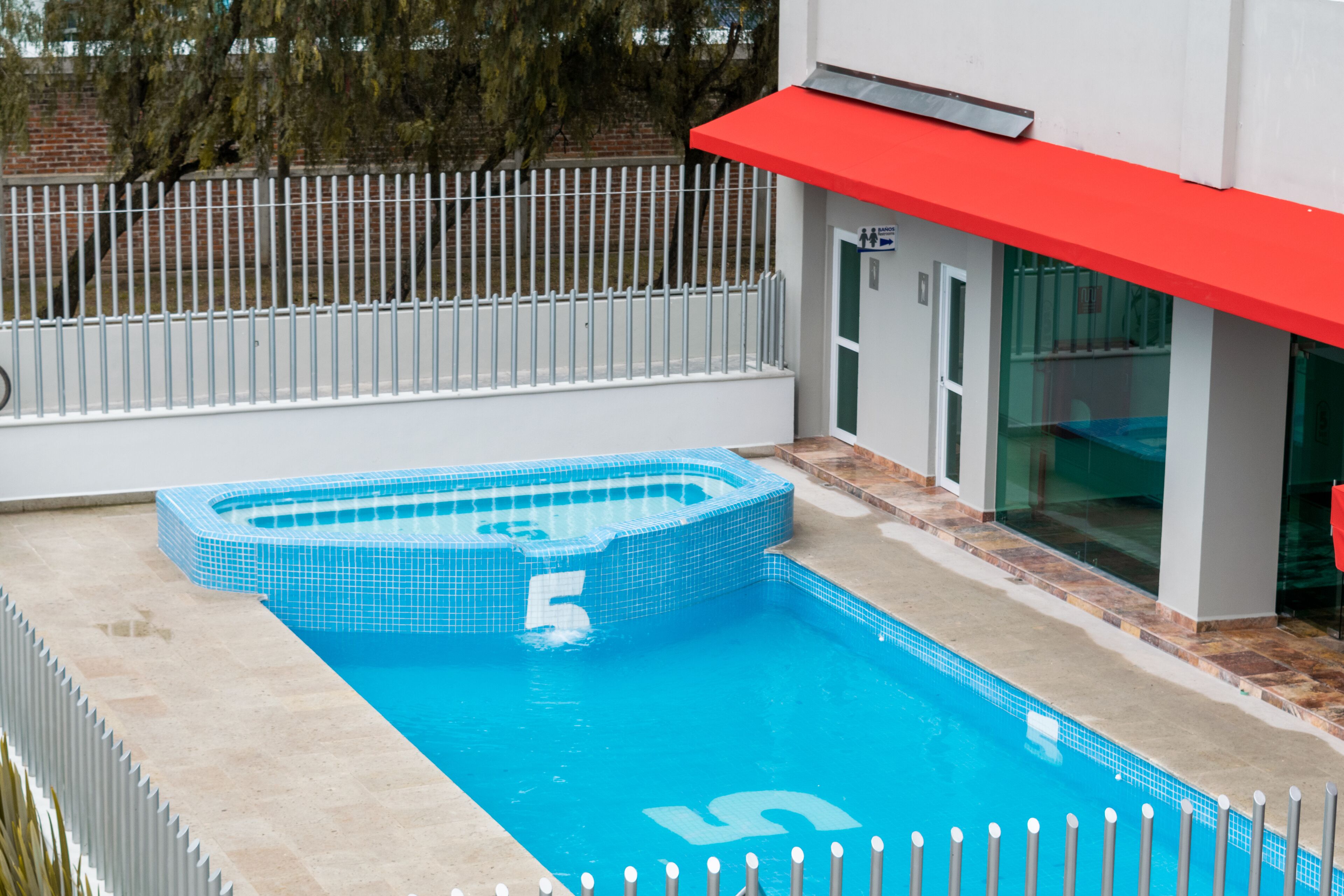 outdoor pool, pool loungers