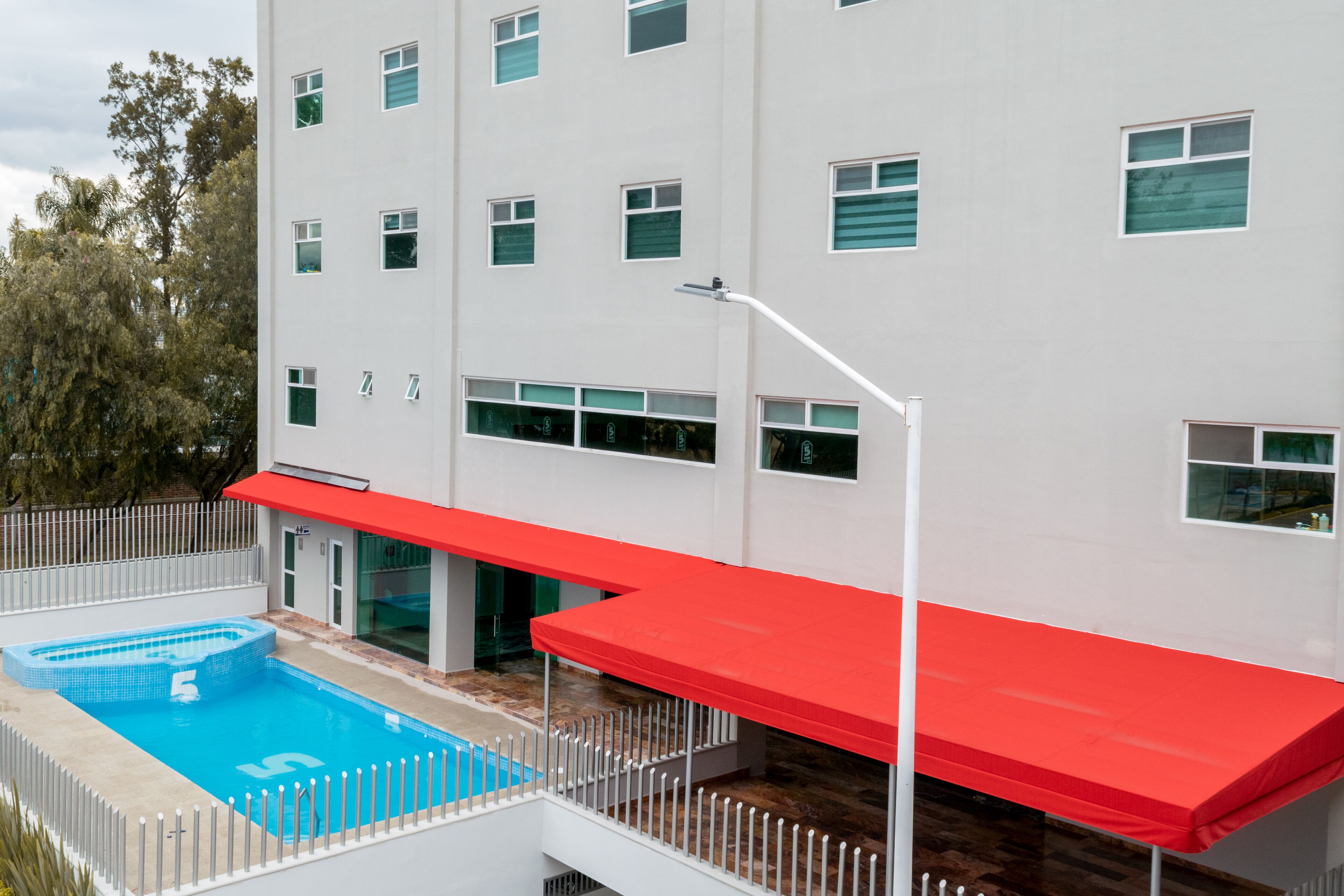 outdoor pool, pool loungers