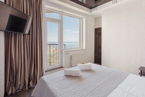 2 Schlafzimmer, Zimmersafe, Schreibtisch, Bügeleisen/Bügelbrett