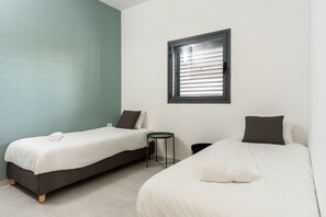 Apartment, 2 Bedrooms, Balcony | 2 bedrooms, desk, iron/ironing board, free WiFi - Stylish with Balcony Viewing Rothschild (Tel Aviv)