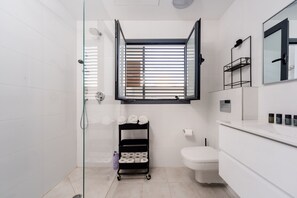 Apartment, 2 Bedrooms, Balcony | Bathroom | Shower, hair dryer, towels, soap - Stylish with Balcony Viewing Rothschild (Tel Aviv)