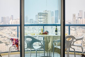 Apartment, Poolzugang, Meerblick | Balkon