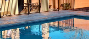 Private Home & Fenced POOL 32'x16', sleeps 15, Jacuzzi,  TV/Game rm, Play-Set