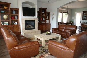 Smart TV, fireplace, DVD player, table football