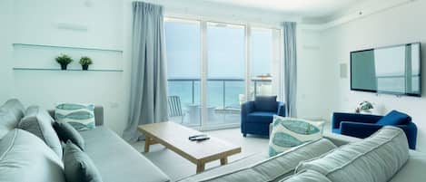 Apartment, Smoking, Sea View | Interior