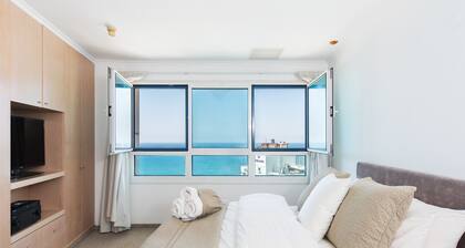 Luxurious Apt W Panoramic Sea View - 75m