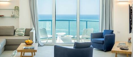 Apartment, Smoking, Sea View | Front of property