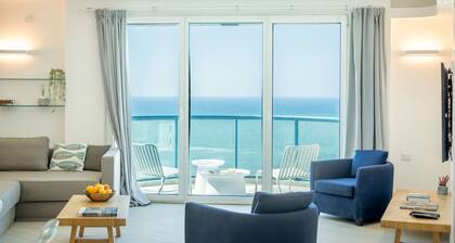 Luxurious Apt W Panoramic Sea View - 75m