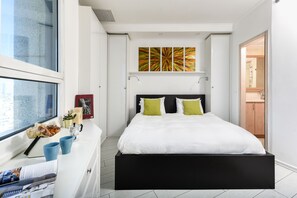 1 bedroom, desk, laptop workspace, blackout curtains - Panoramic Sea View Over Beach w Balcony (Tel Aviv)
