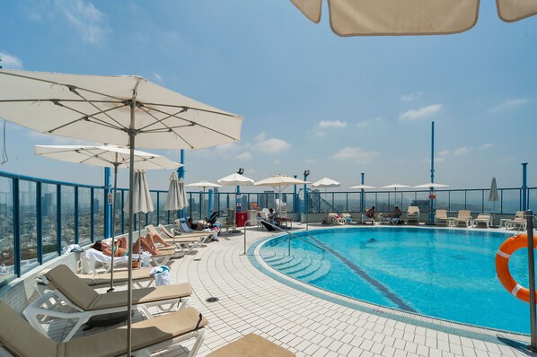 3 piscines extérieures, piscine sur le toit