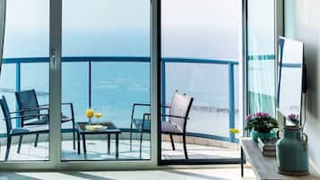 Apartment, 2 Bedrooms, Beachfront | Interior