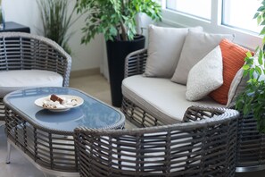 Apartment, Non Smoking, Pool Access | Living area
