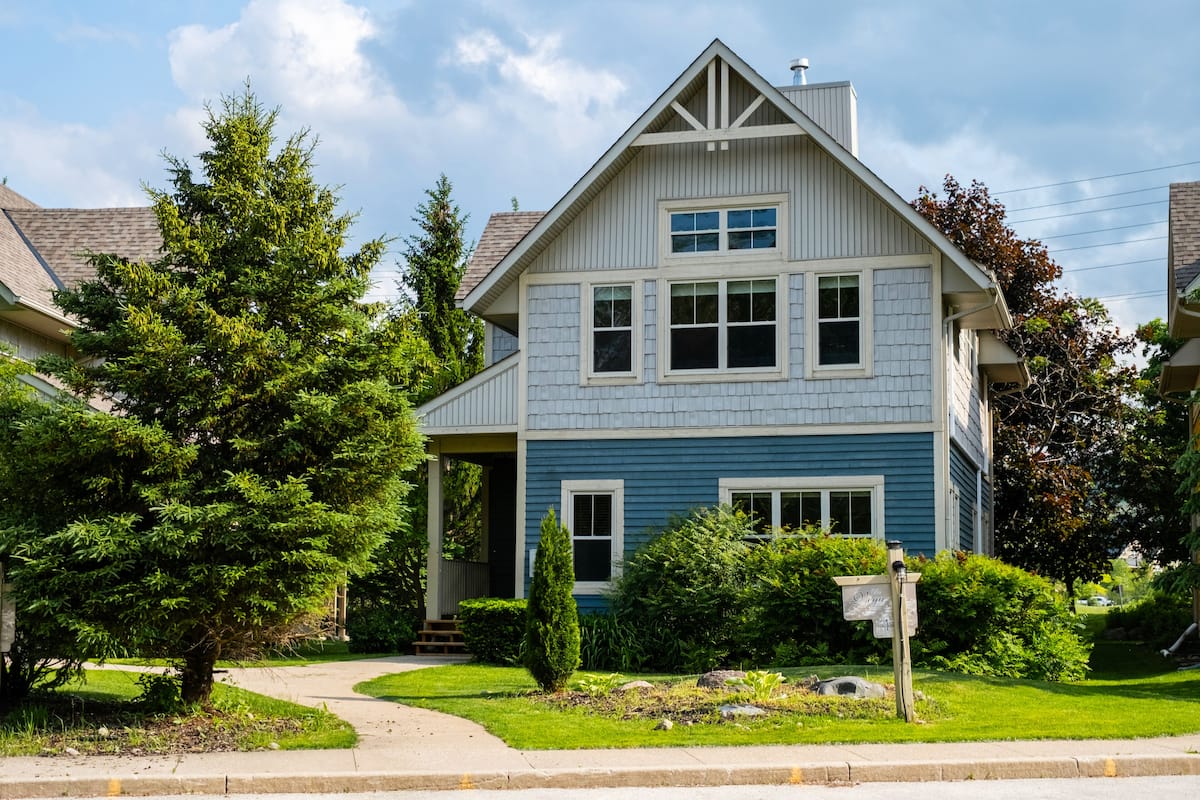 5 bedrooms, individually decorated, individually furnished, free WiFi