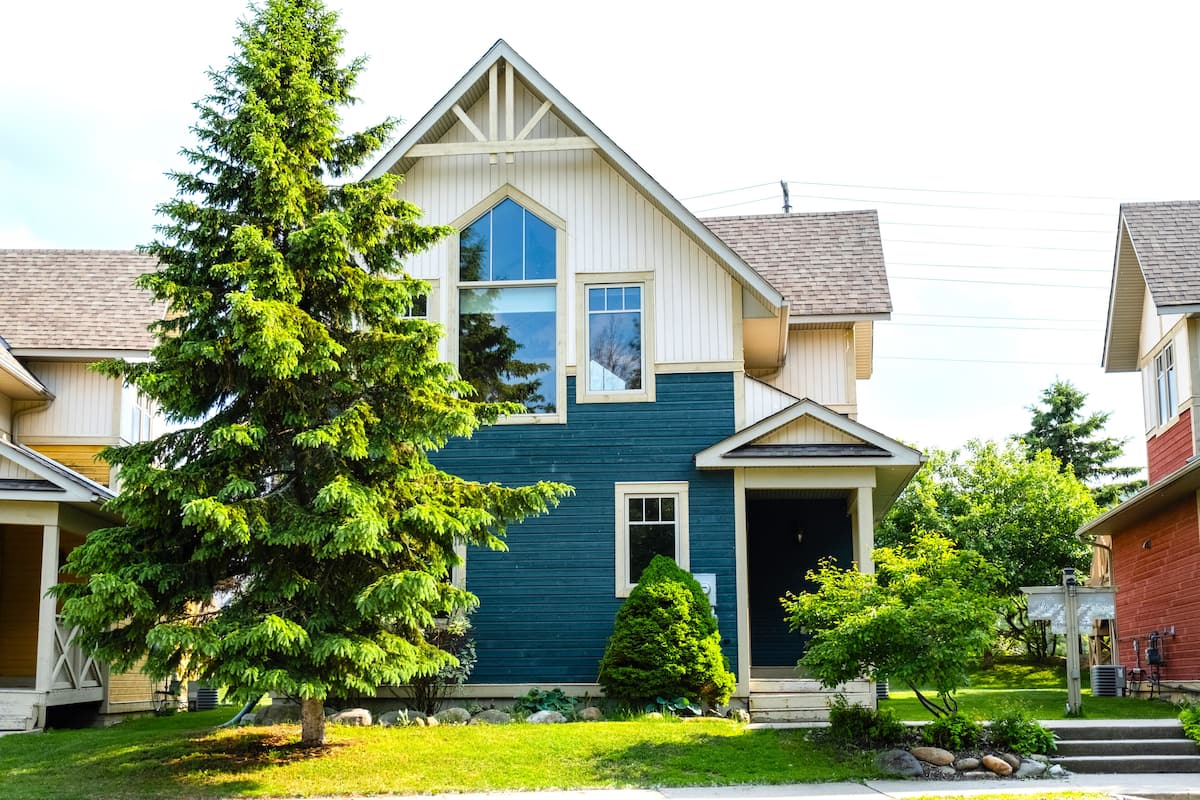 5 bedrooms, individually decorated, individually furnished, free WiFi