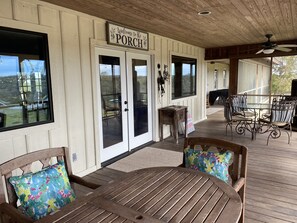 تناول الطعام بالخارج